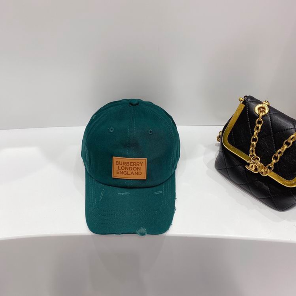 Bv*b*rry Hat